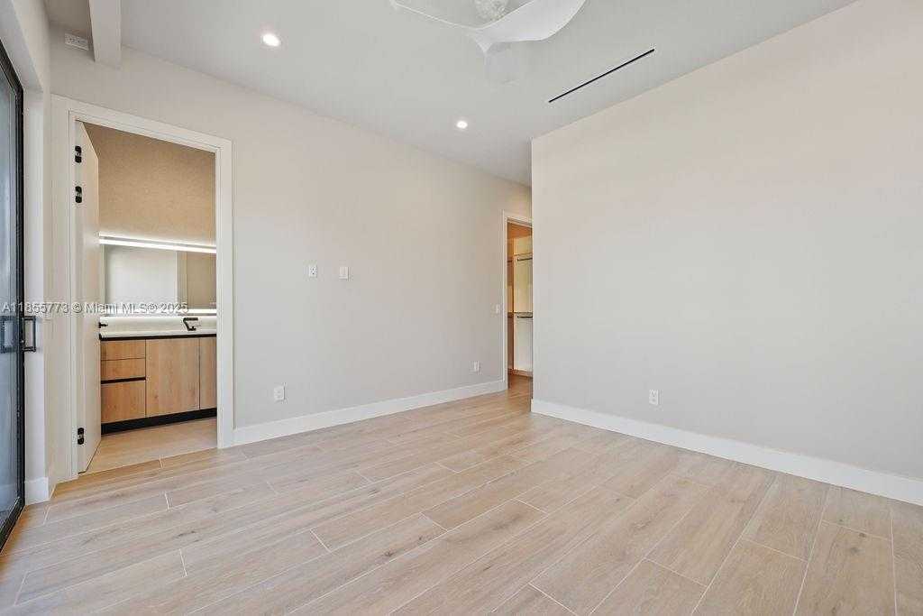 Small Image of 810 NORTH EAST 17TH, Fort Lauderdale Number 14