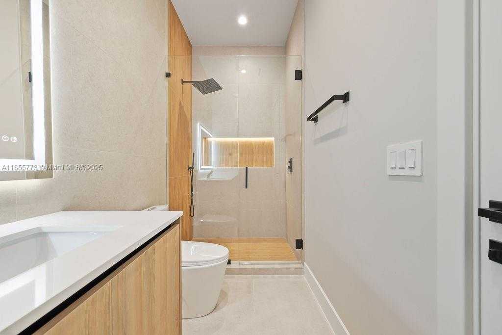 Small Image of 810 NORTH EAST 17TH, Fort Lauderdale Number 15