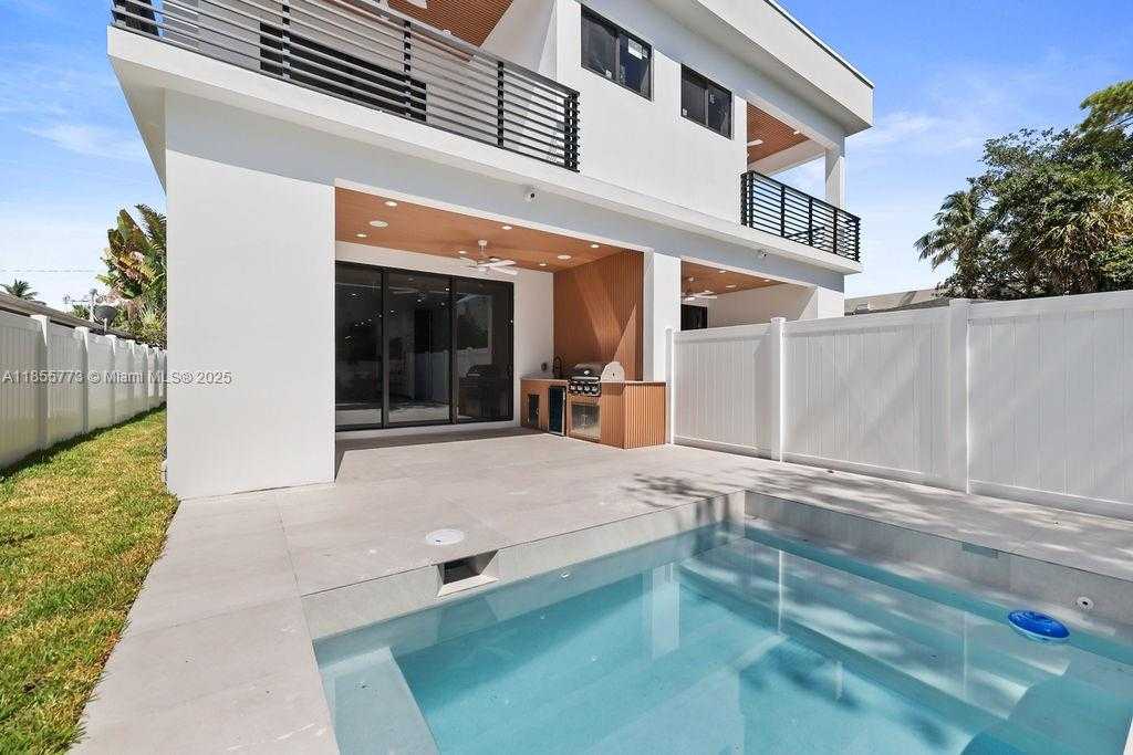 Small Image of 810 NORTH EAST 17TH, Fort Lauderdale Number 2