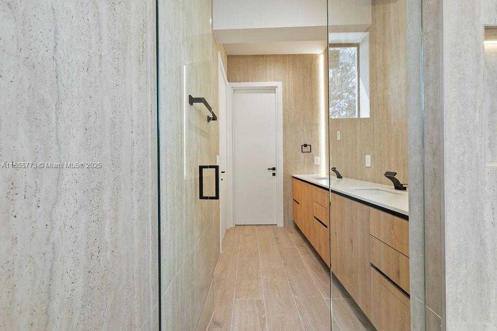 Small Image of 810 NORTH EAST 17TH, Fort Lauderdale Number 22
