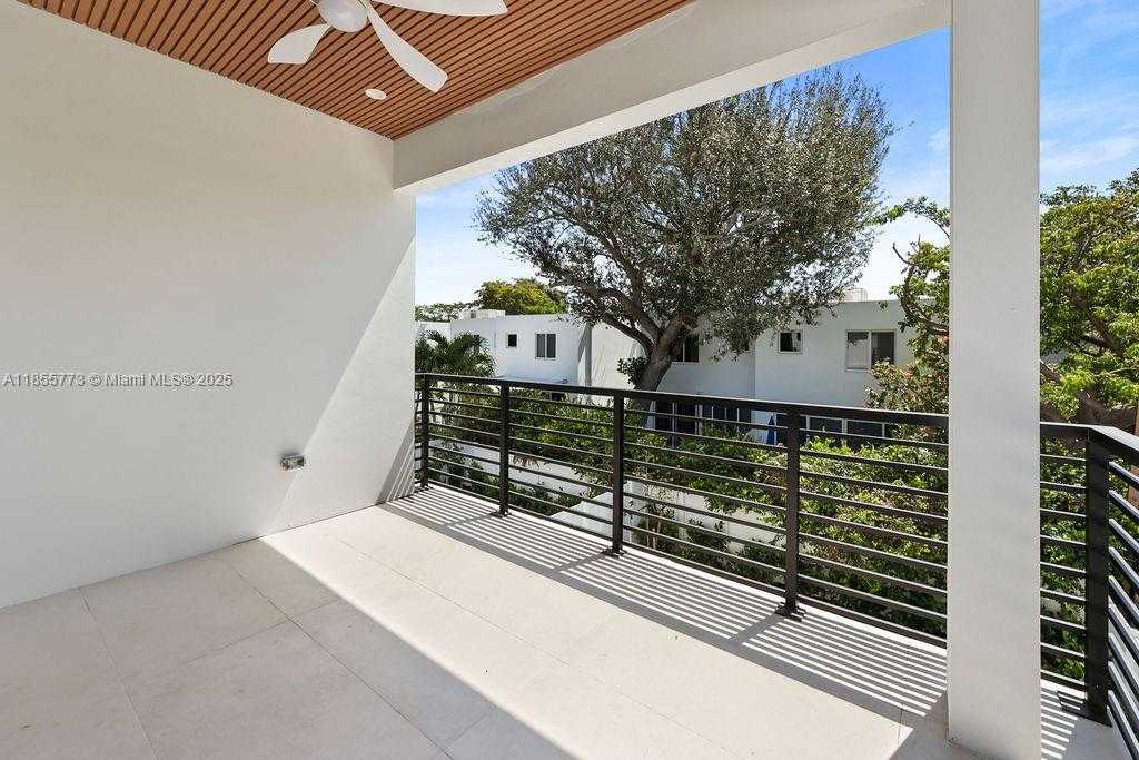Small Image of 810 NORTH EAST 17TH, Fort Lauderdale Number 30