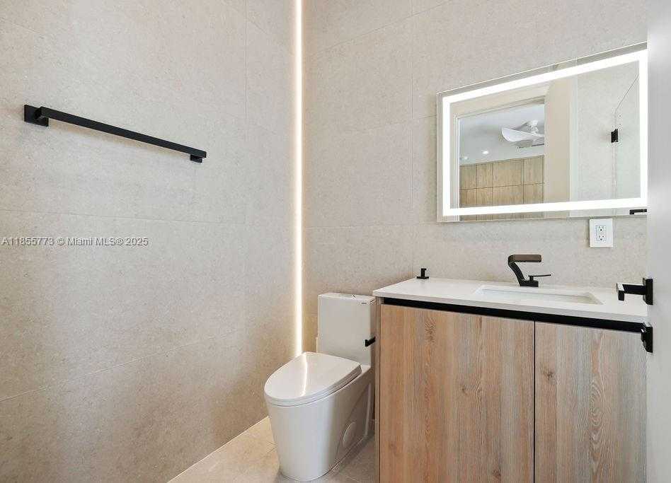 Small Image of 810 NORTH EAST 17TH, Fort Lauderdale Number 31
