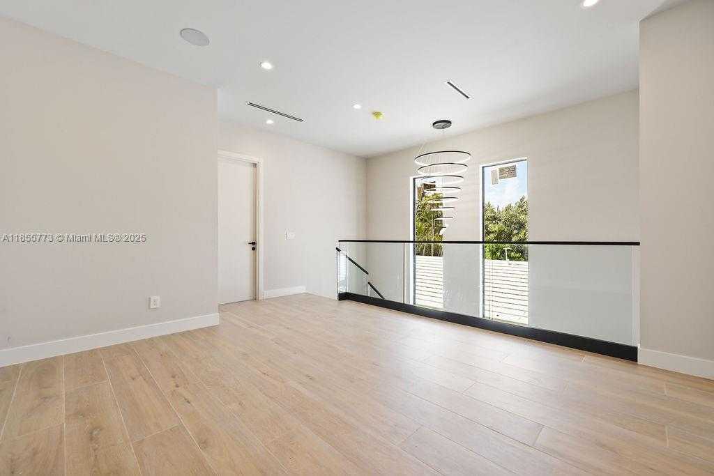 Small Image of 810 NORTH EAST 17TH, Fort Lauderdale Number 33