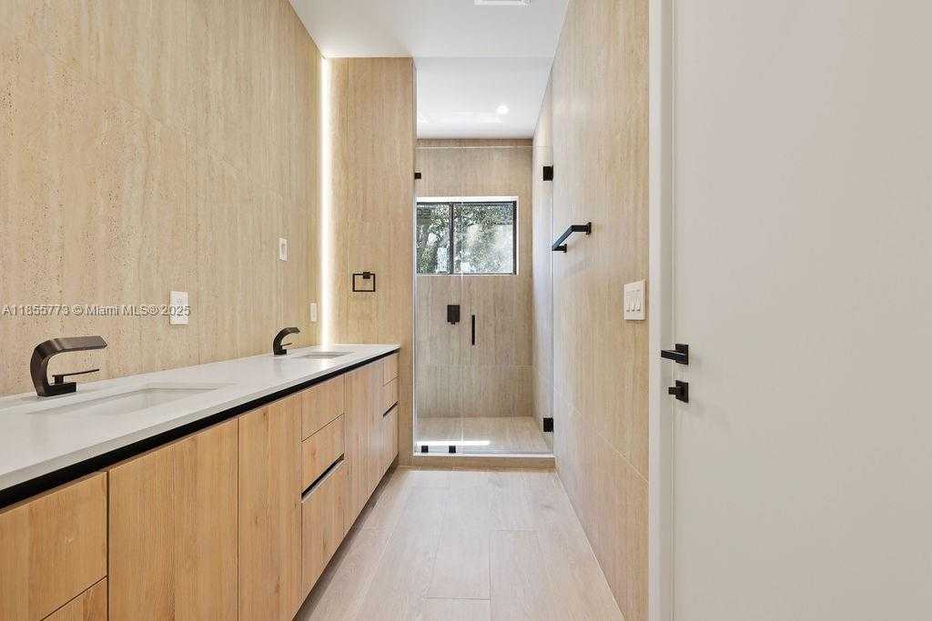 Small Image of 810 NORTH EAST 17TH, Fort Lauderdale Number 44