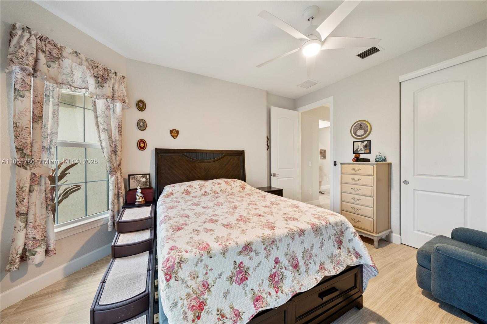 Small Image of 13133 SOUTH WEST SMALT LN, Port St. Lucie Number 18