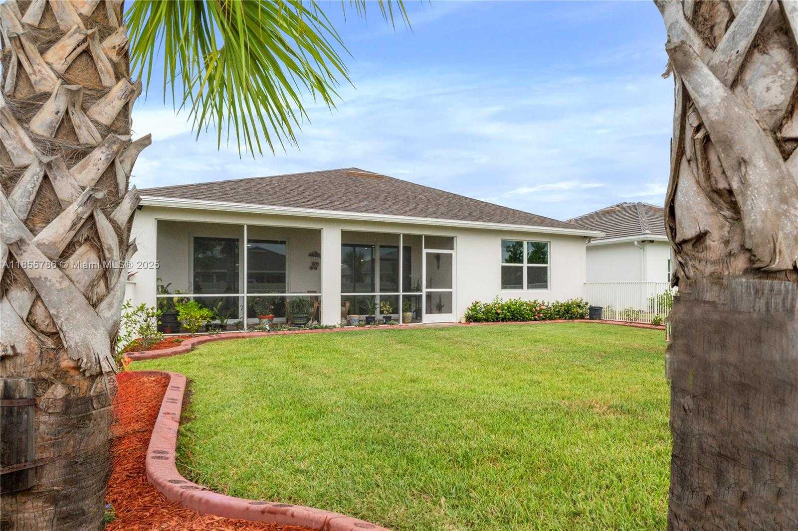 Small Image of 13133 SOUTH WEST SMALT LN, Port St. Lucie Number 31