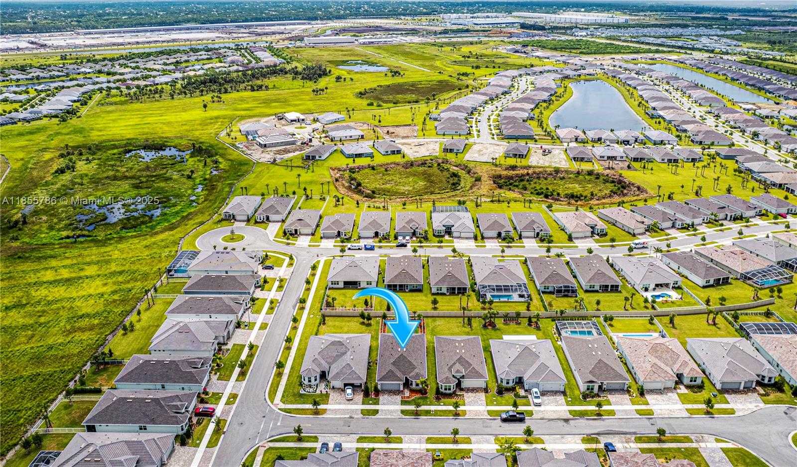 Small Image of 13133 SOUTH WEST SMALT LN, Port St. Lucie Number 35