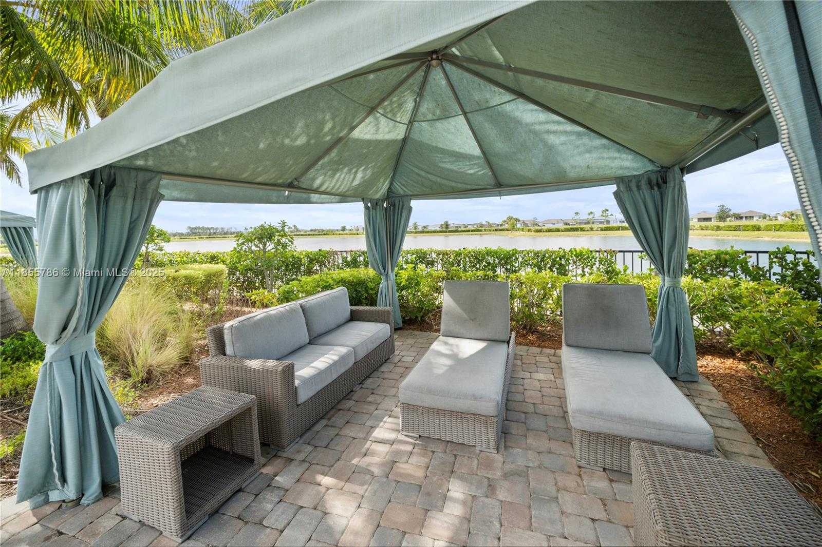 Small Image of 13133 SOUTH WEST SMALT LN, Port St. Lucie Number 40