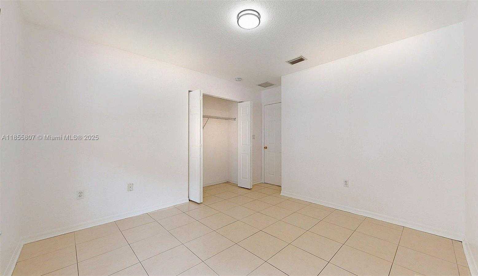 Small Image of 2004 SOUTH EAST 15TH ST, Homestead Number 17
