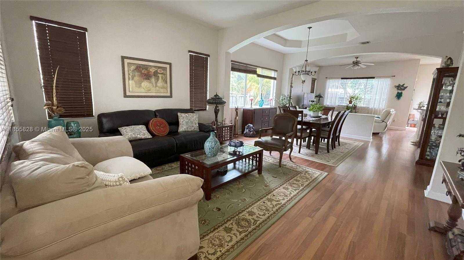 Small Image of 9506 SOUTH WEST 220TH LN, Cutler Bay Number 15