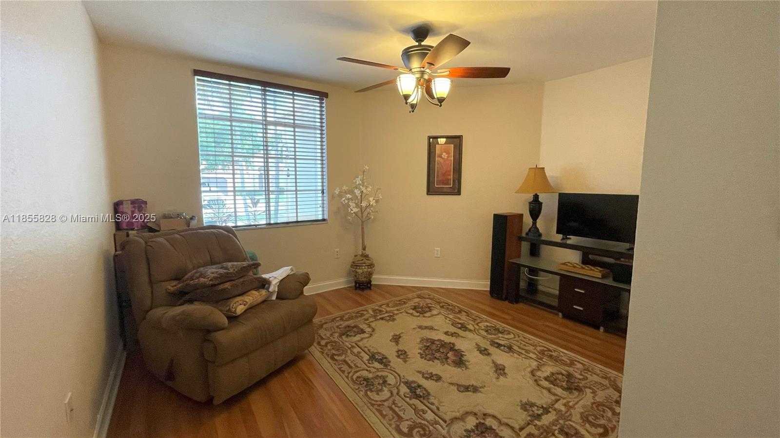 Small Image of 9506 SOUTH WEST 220TH LN, Cutler Bay Number 22