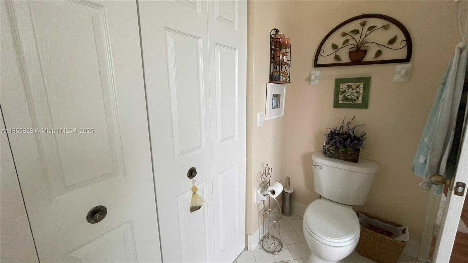 Small Image of 9506 SOUTH WEST 220TH LN, Cutler Bay Number 34