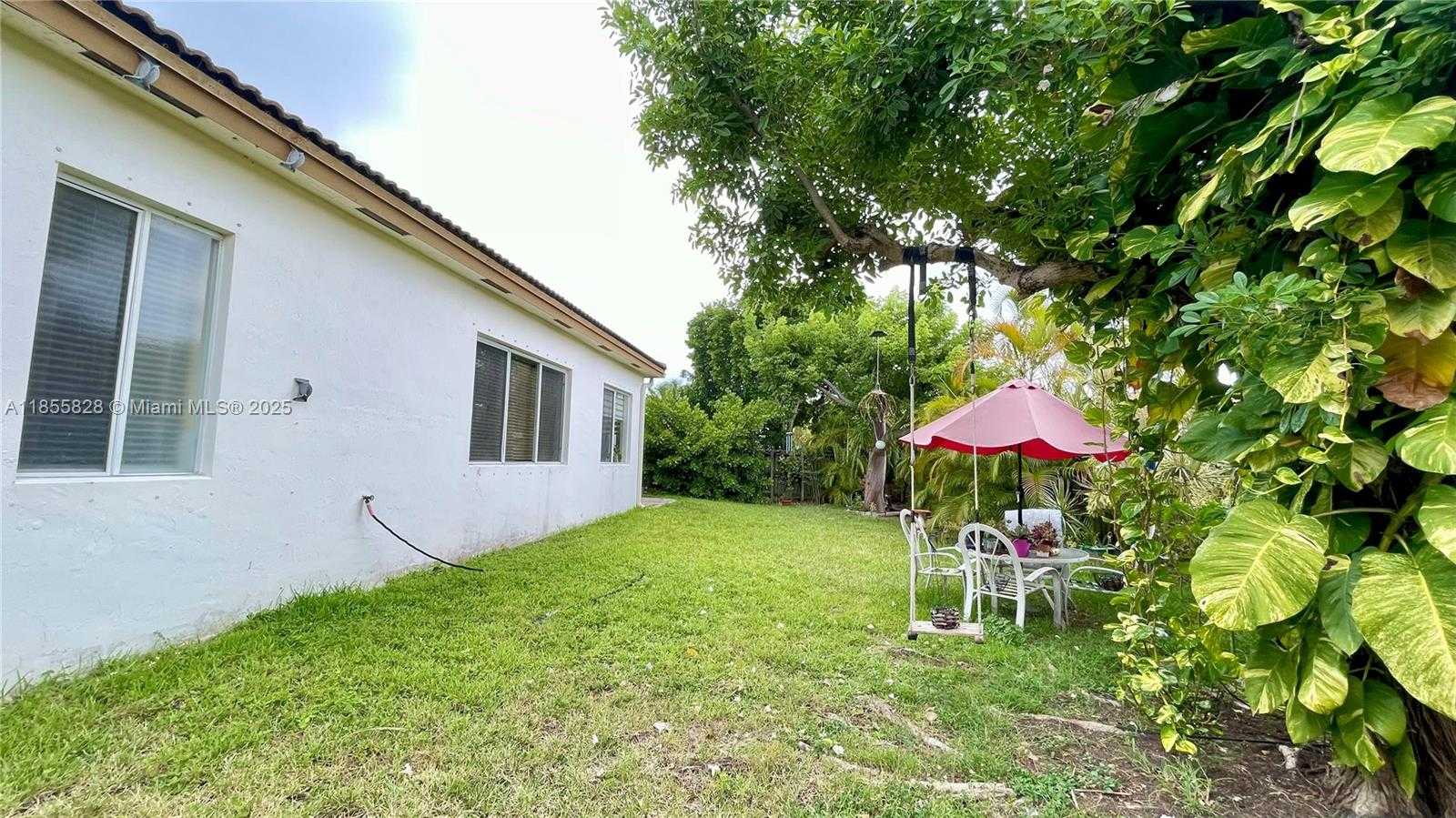 Small Image of 9506 SOUTH WEST 220TH LN, Cutler Bay Number 37