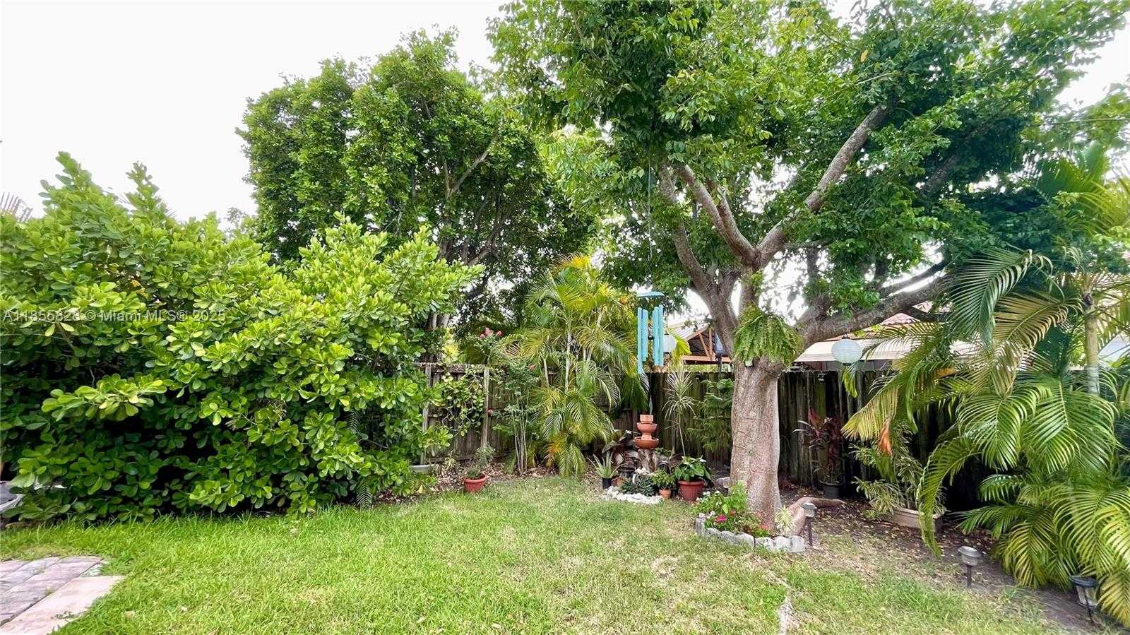 Small Image of 9506 SOUTH WEST 220TH LN, Cutler Bay Number 39