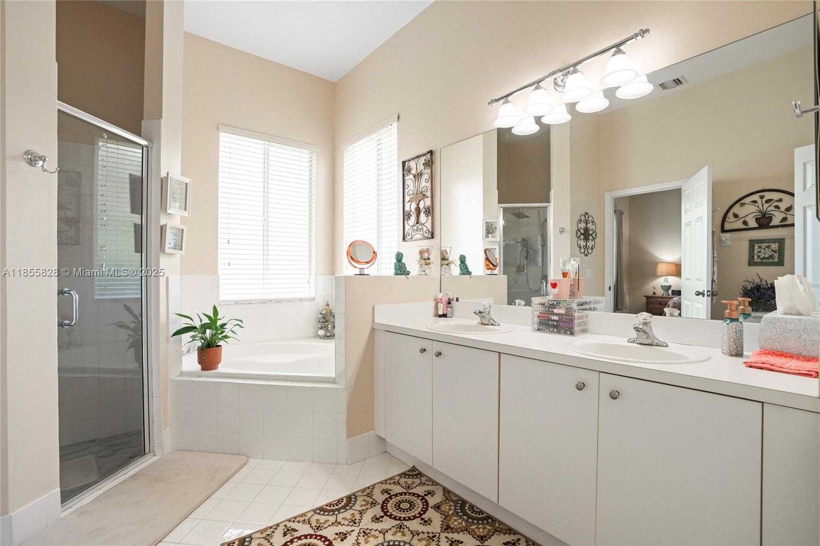 Small Image of 9506 SOUTH WEST 220TH LN, Cutler Bay Number 42