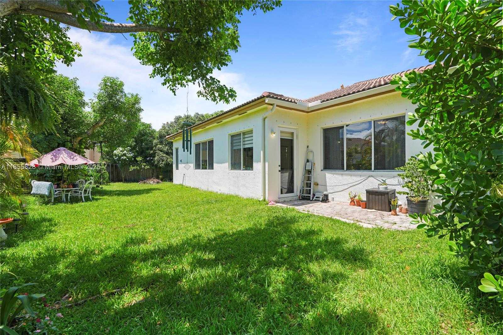 Small Image of 9506 SOUTH WEST 220TH LN, Cutler Bay Number 48