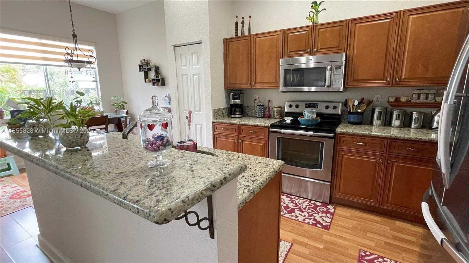 Small Image of 9506 SOUTH WEST 220TH LN, Cutler Bay Number 8