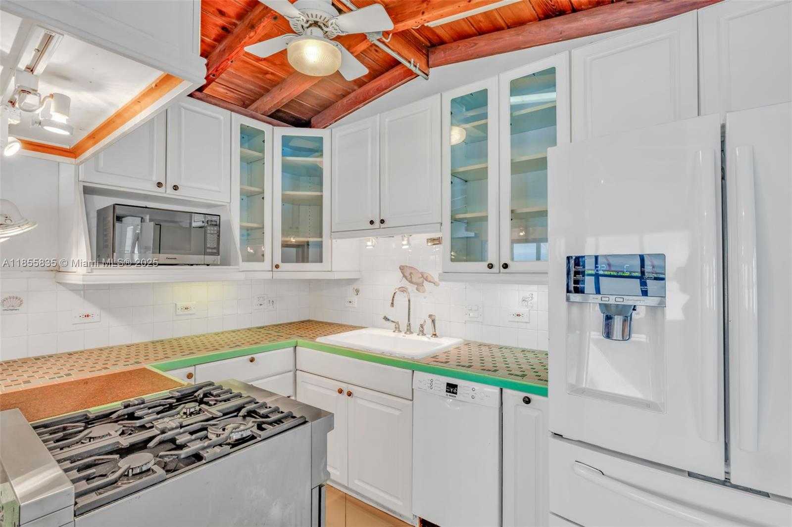 Small Image of 140 GARDENIA ST, Plantation Key Number 6