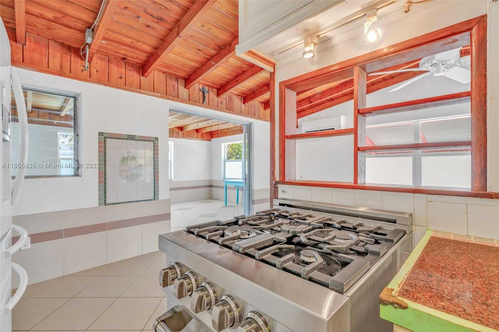 Small Image of 140 GARDENIA ST, Plantation Key Number 8