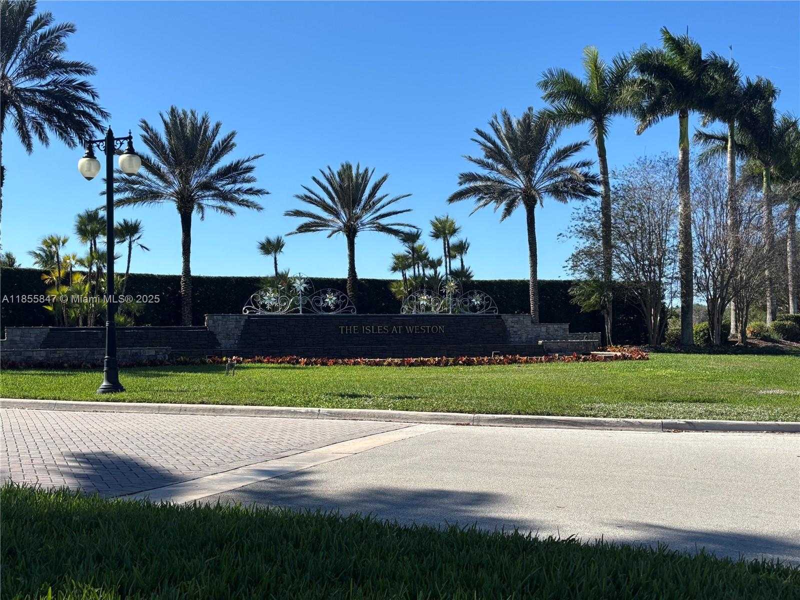 Small Image of 3946 WEST WHITEWATER AVE, Weston Number 32