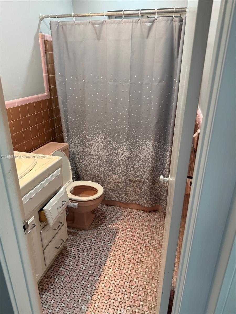 Small Image of 3301 SOUTH WEST 20TH CT, Fort Lauderdale Number 14