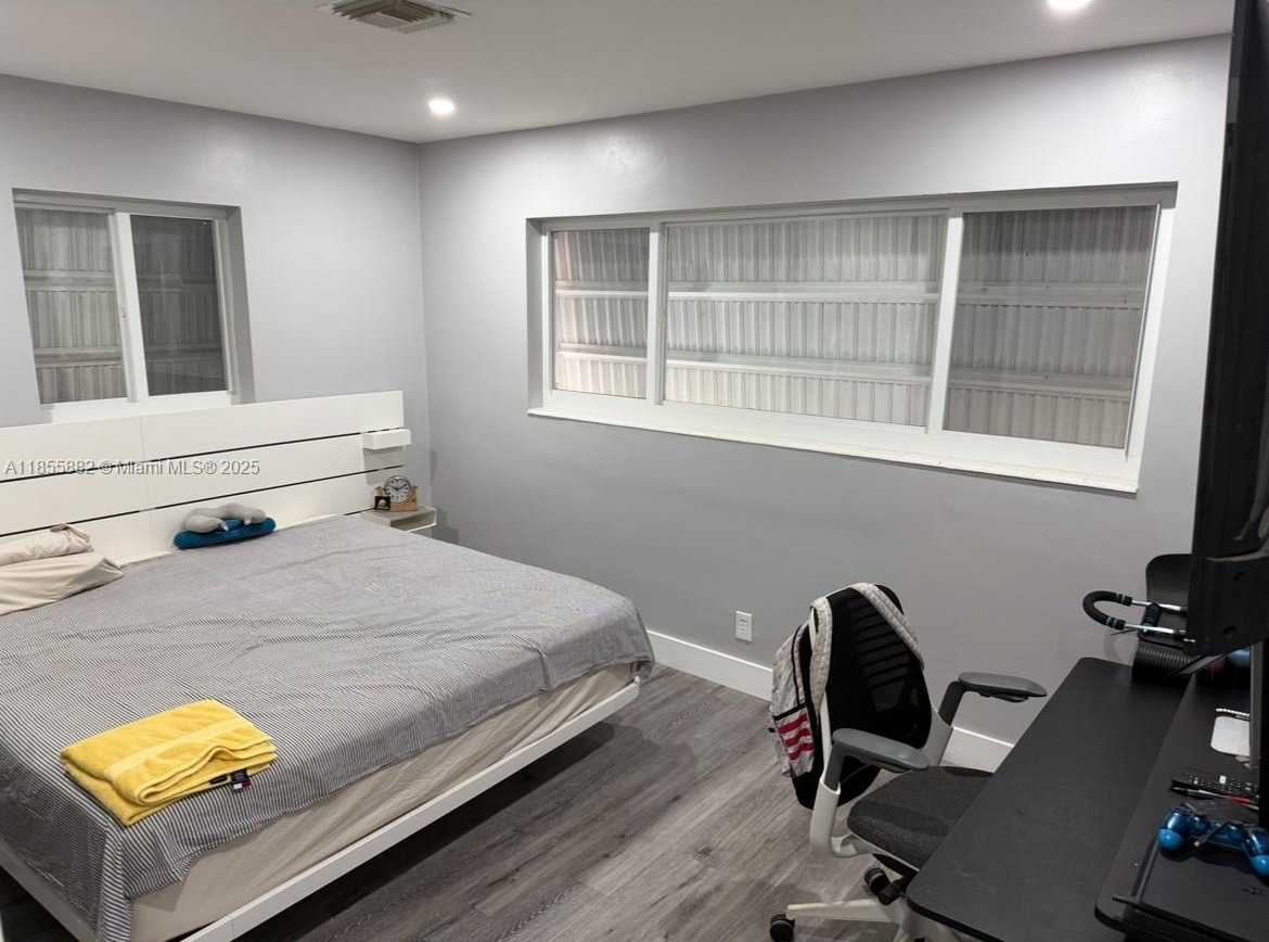 Small Image of 3301 SOUTH WEST 20TH CT, Fort Lauderdale Number 15