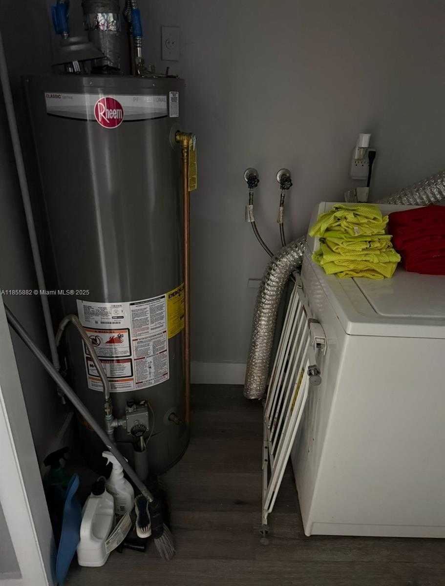 Small Image of 3301 SOUTH WEST 20TH CT, Fort Lauderdale Number 21