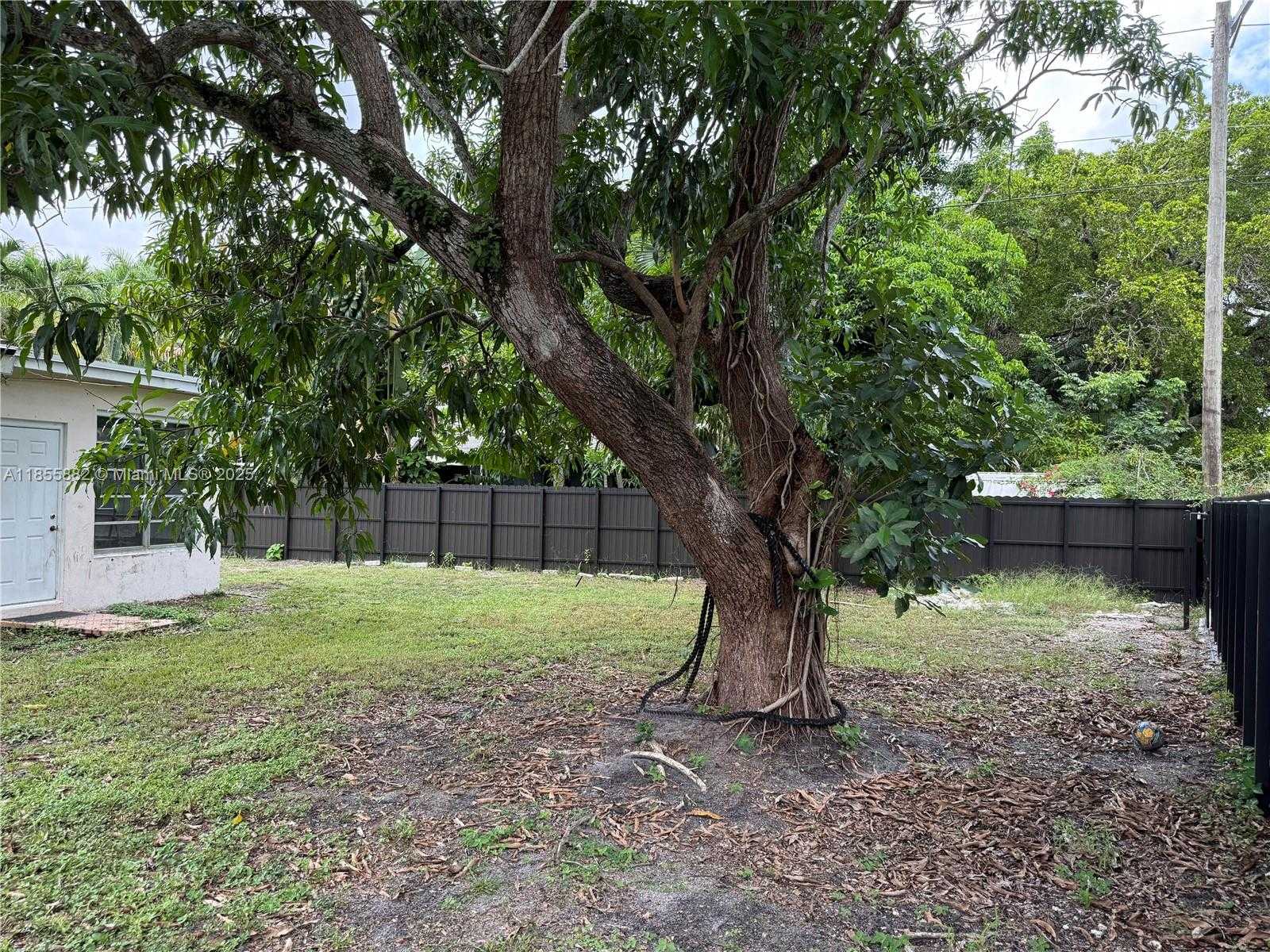 Small Image of 3301 SOUTH WEST 20TH CT, Fort Lauderdale Number 6