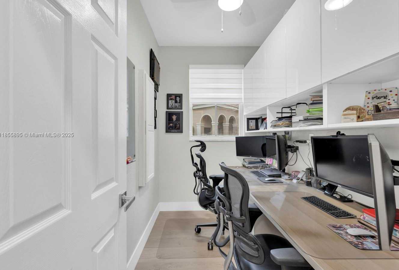 Small Image of 1012 TUPELO WAY, Weston Number 17