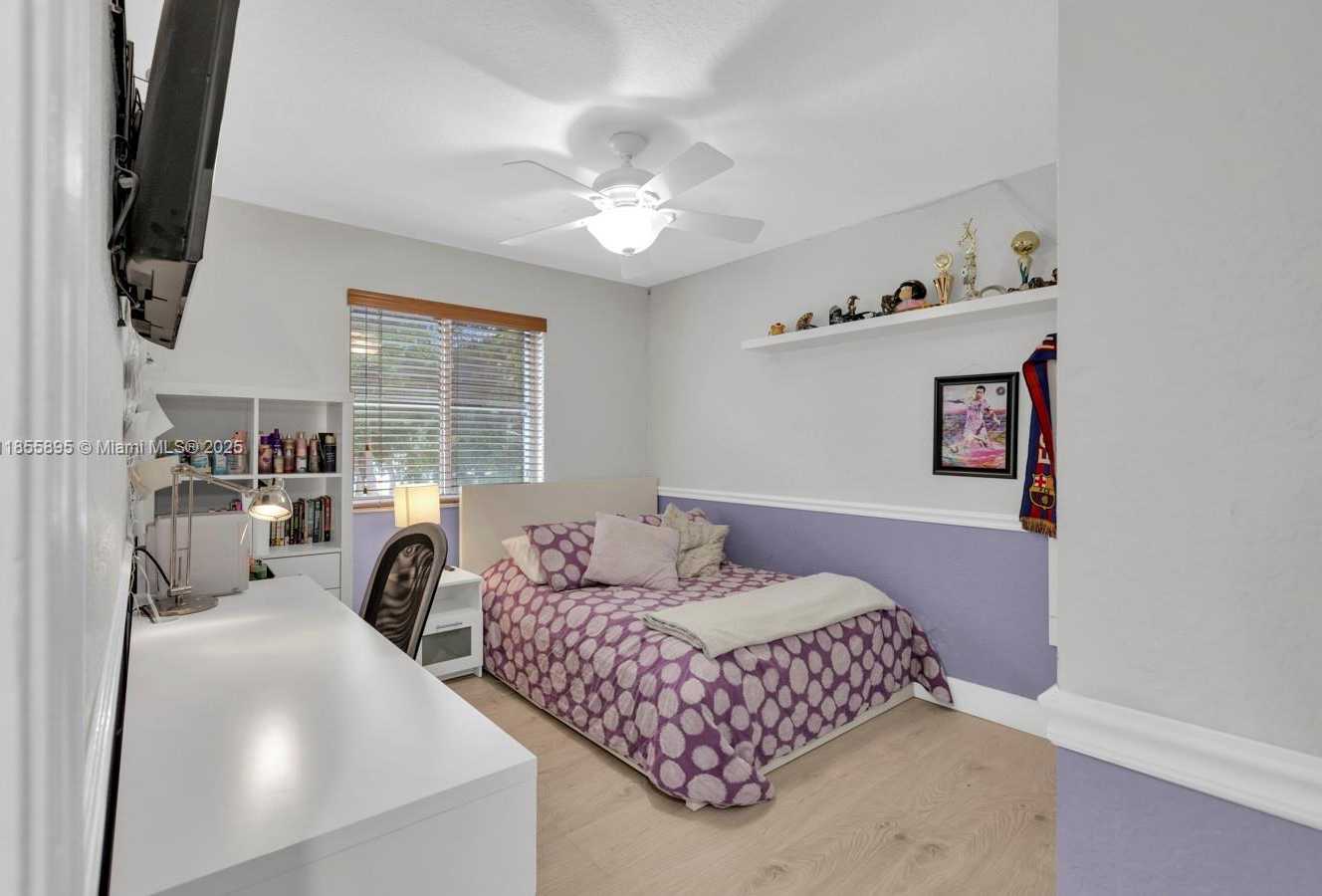 Small Image of 1012 TUPELO WAY, Weston Number 23