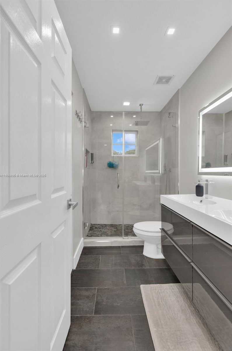 Small Image of 1012 TUPELO WAY, Weston Number 25