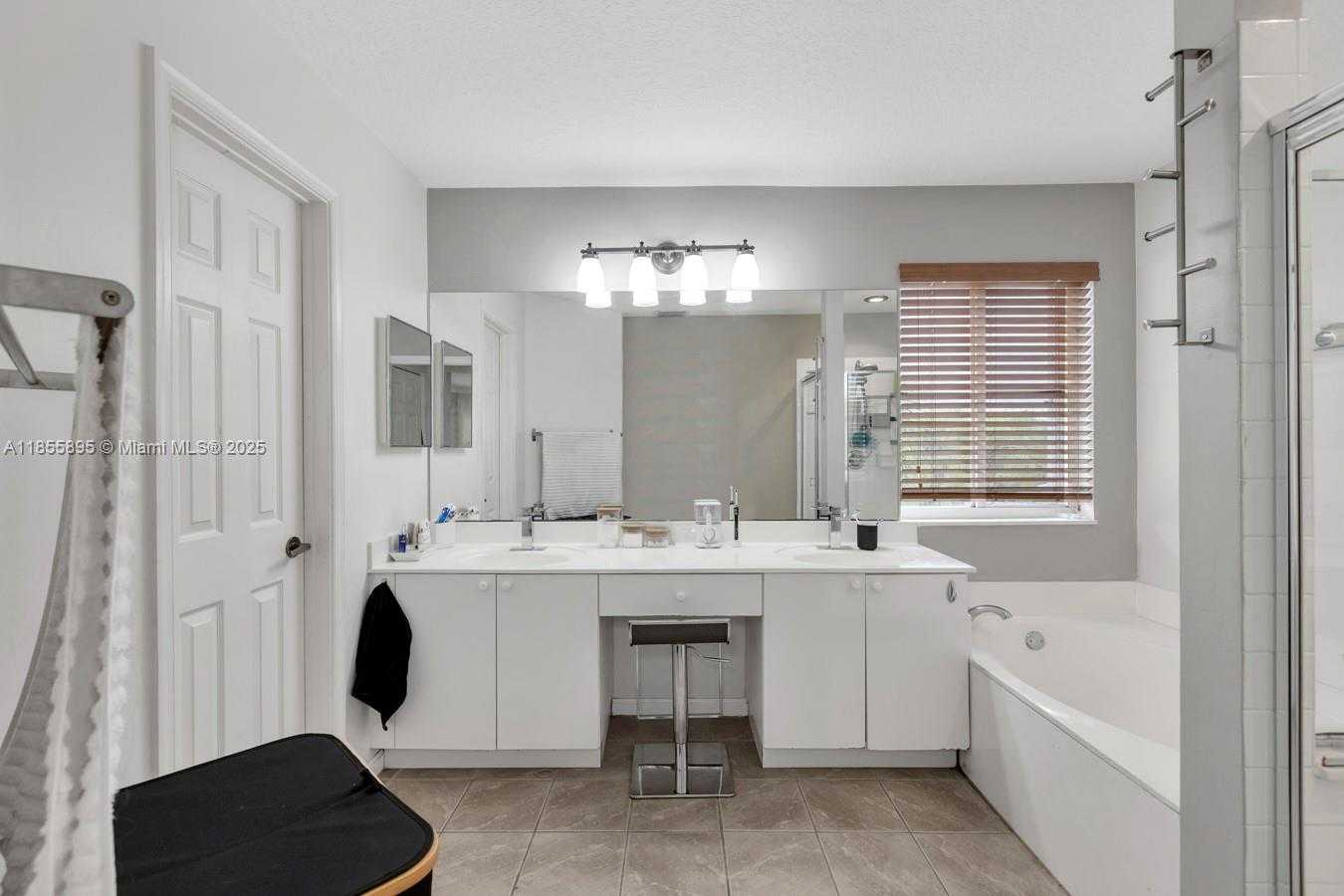Small Image of 1012 TUPELO WAY, Weston Number 32