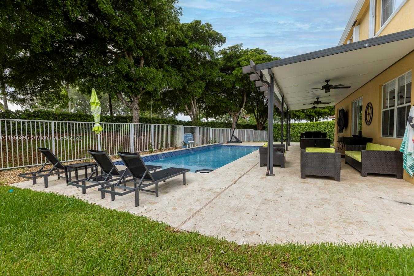 Small Image of 1012 TUPELO WAY, Weston Number 45