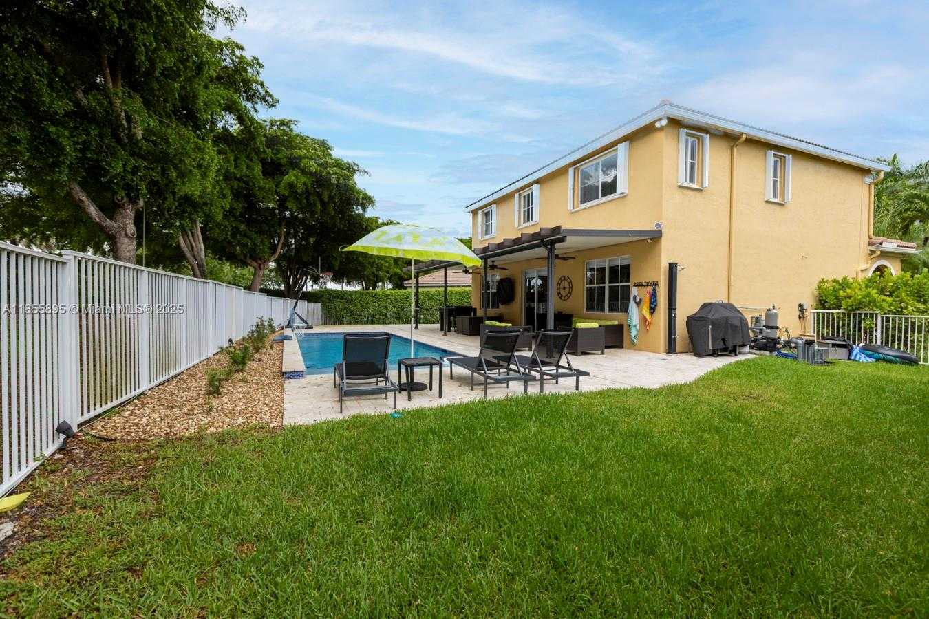 Small Image of 1012 TUPELO WAY, Weston Number 46