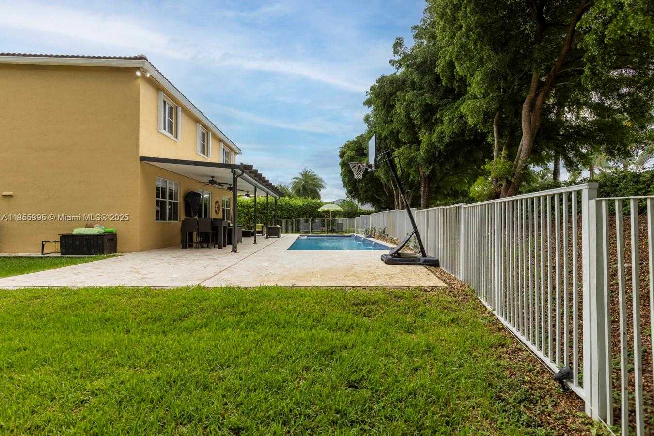 Small Image of 1012 TUPELO WAY, Weston Number 47