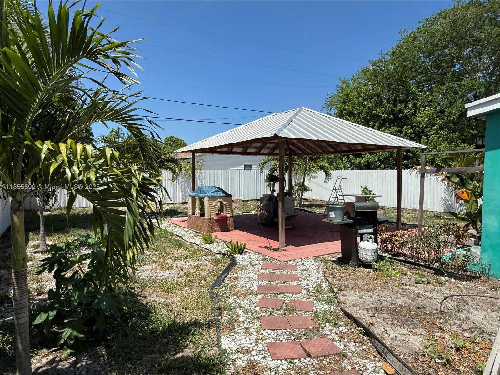 Small Image of 733 45TH ST, West Palm Beach Number 12