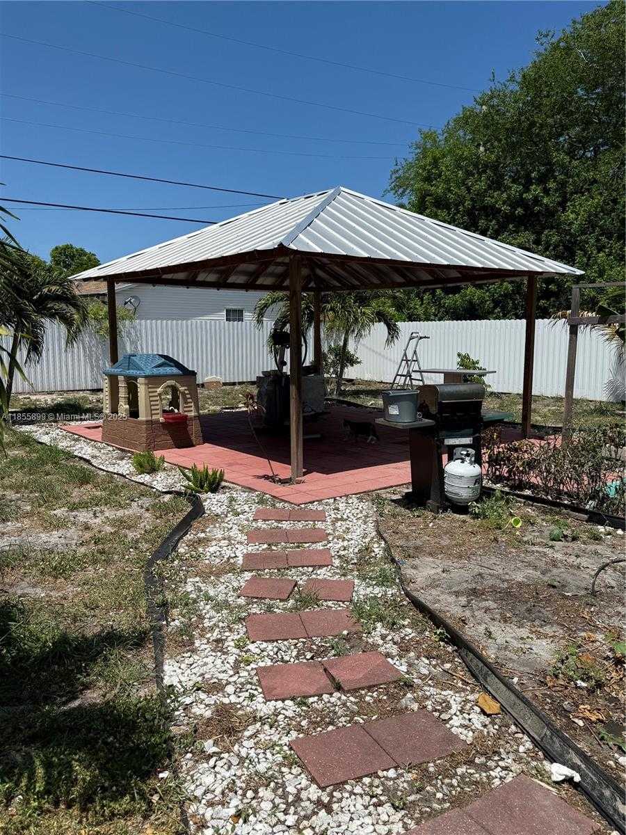 Small Image of 733 45TH ST, West Palm Beach Number 13