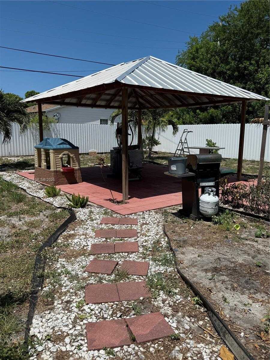 Small Image of 733 45TH ST, West Palm Beach Number 14
