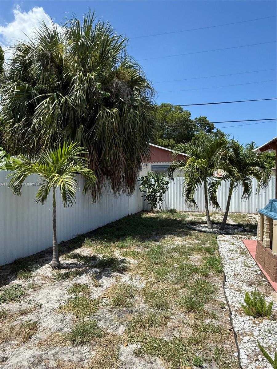Small Image of 733 45TH ST, West Palm Beach Number 16
