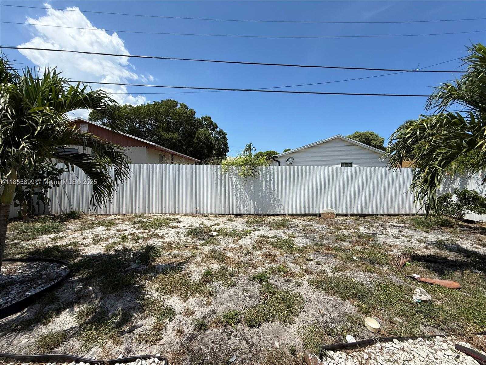 Small Image of 733 45TH ST, West Palm Beach Number 18