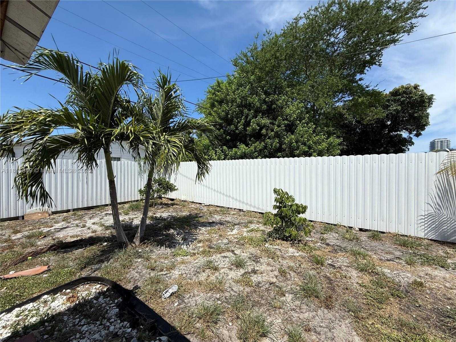Small Image of 733 45TH ST, West Palm Beach Number 20