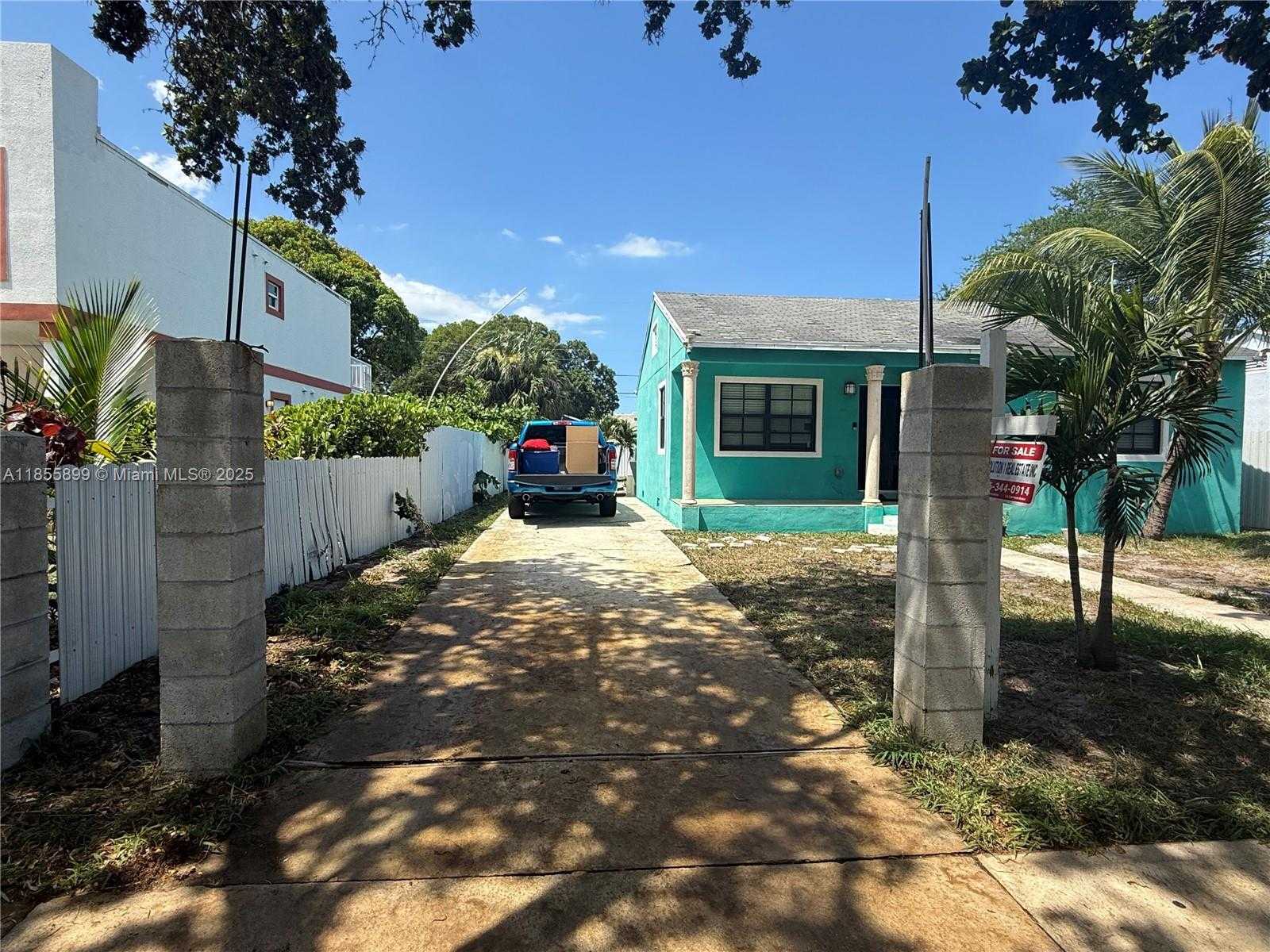 Small Image of 733 45TH ST, West Palm Beach Number 4