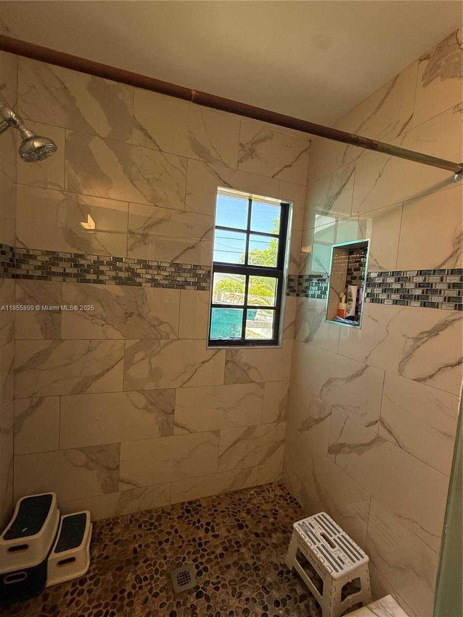 Small Image of 733 45TH ST, West Palm Beach Number 44