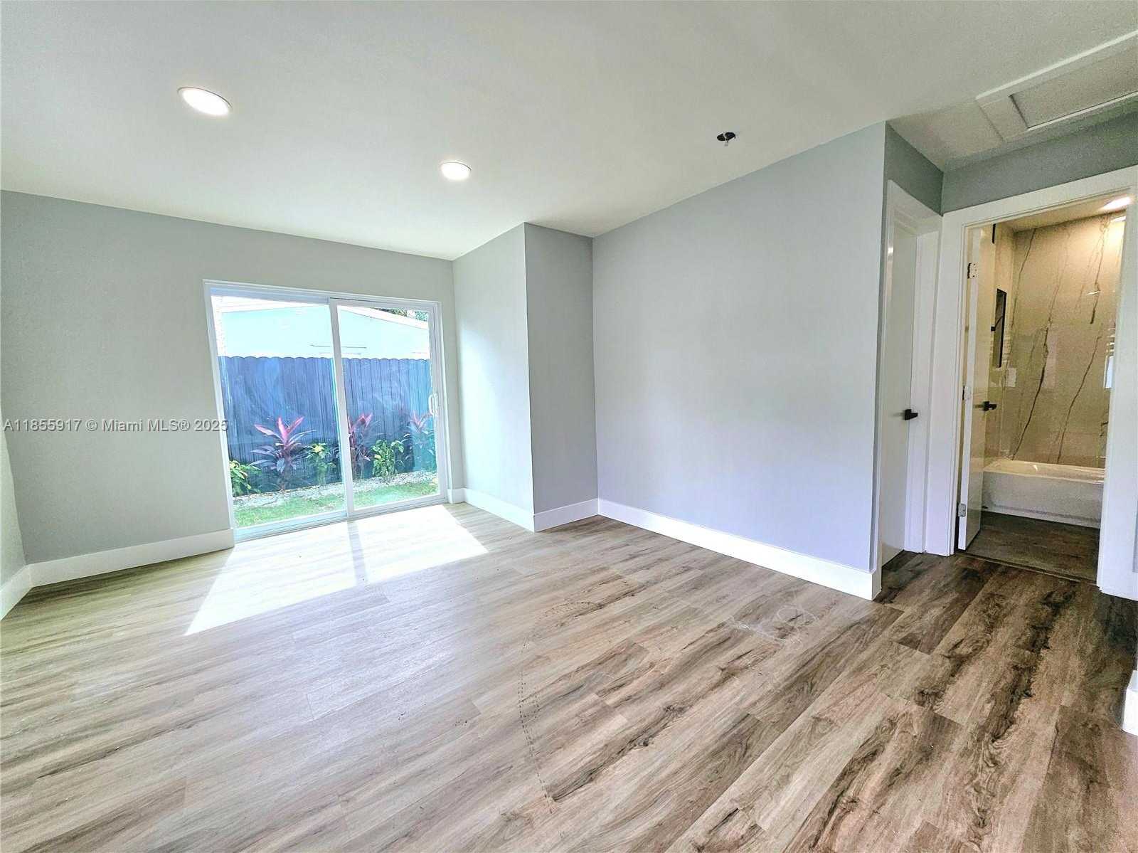 Small Image of 2865 NORTH EAST 13TH AVE, Pompano Beach Number 3