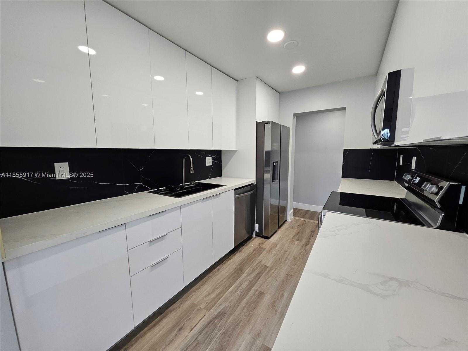 Small Image of 2865 NORTH EAST 13TH AVE, Pompano Beach Number 4