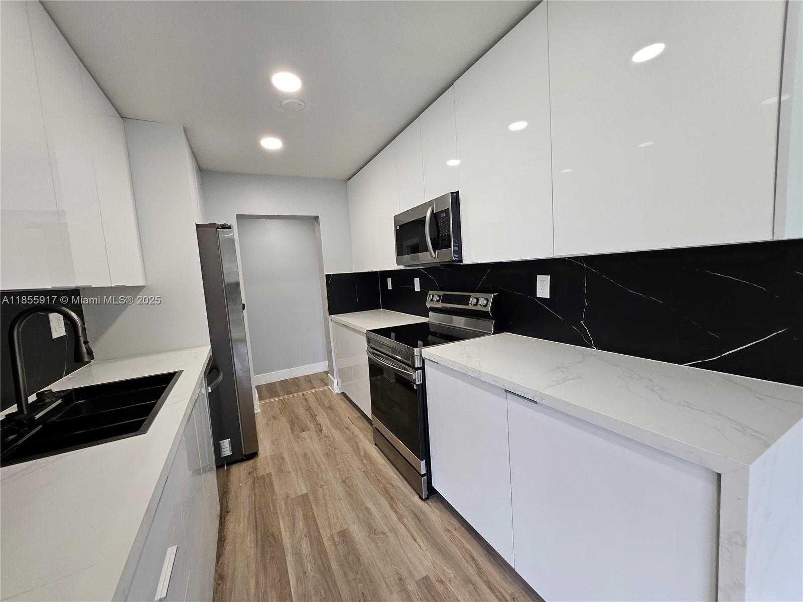 Small Image of 2865 NORTH EAST 13TH AVE, Pompano Beach Number 5