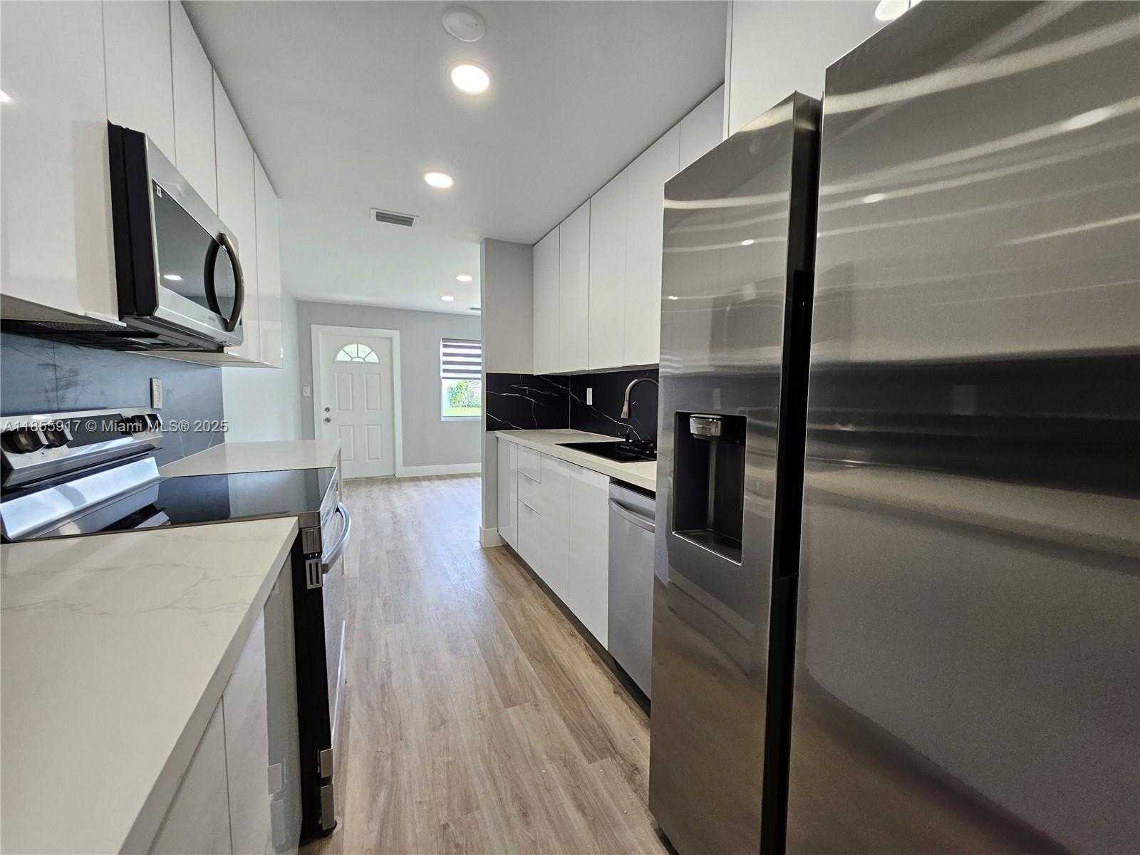Small Image of 2865 NORTH EAST 13TH AVE, Pompano Beach Number 6