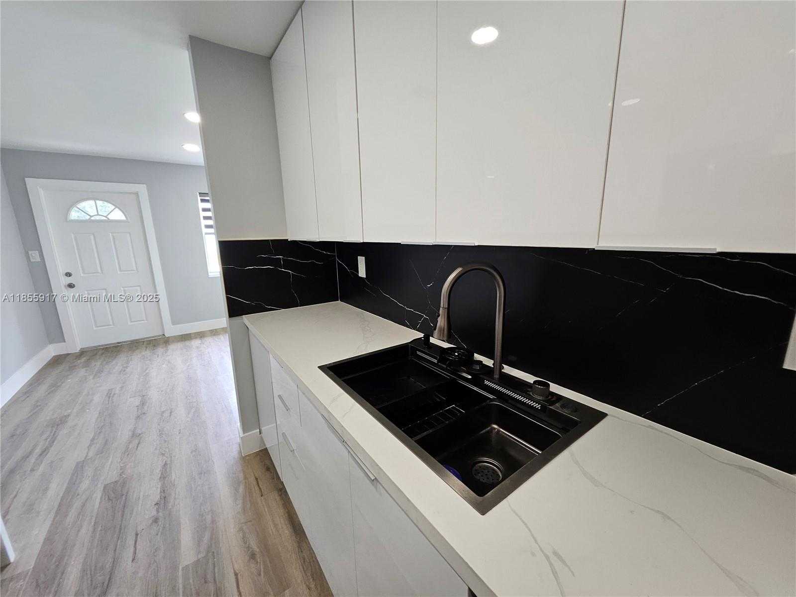 Small Image of 2865 NORTH EAST 13TH AVE, Pompano Beach Number 7
