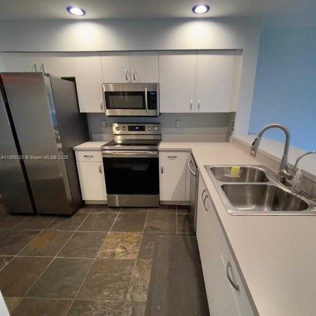 Small Image of 1683 SOUTH WEST 109TH TER, Davie Number 22