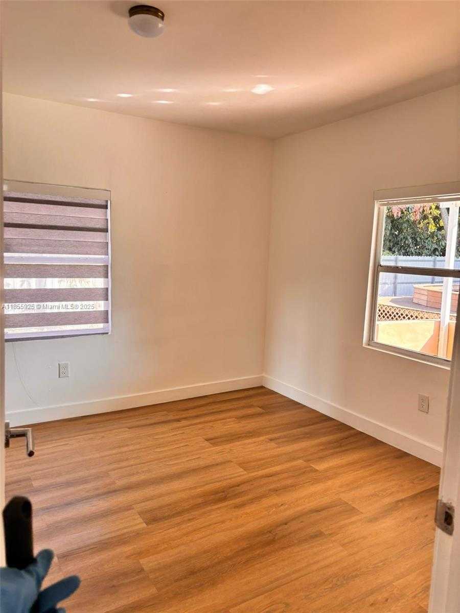 Small Image of 860 NORTH WEST 118TH ST, Miami Number 8